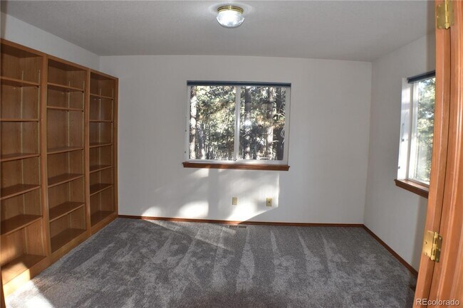 Building Photo - 14540 Rosholt Loop