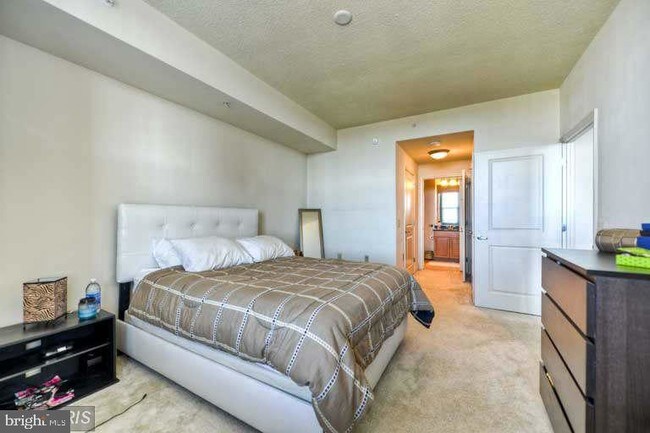 Building Photo - 11760 Sunrise Valley Dr