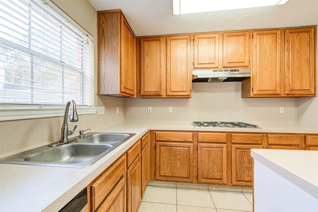 Building Photo - 518 Ellingham Dr