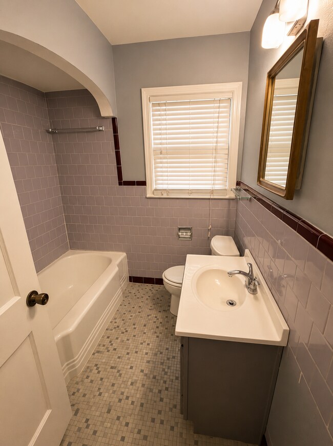 Building Photo - 463 Bryn Mawr Dr