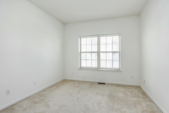 Building Photo - 3187 Camden Dr