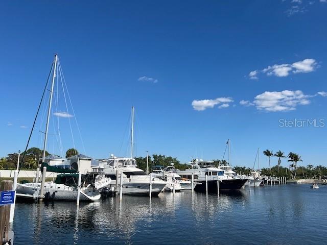 Building Photo - 6000 Key Largo Cir