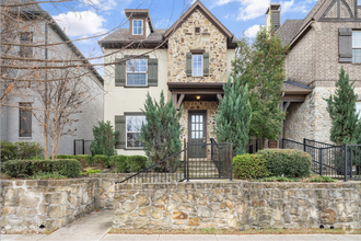 Building Photo - Lovely home is move in ready in Carrollton!