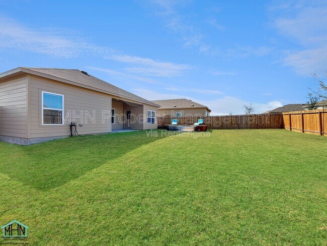 Building Photo - 1200 Legend Pass