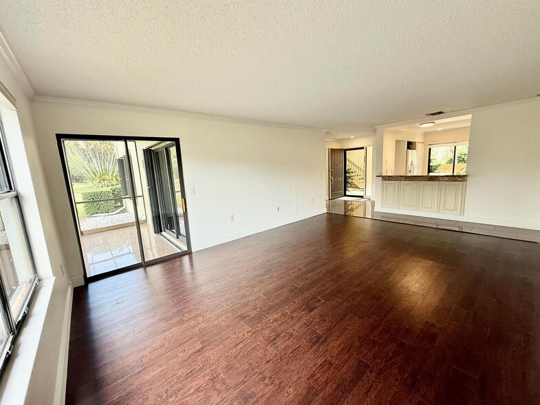 Building Photo - 13135 Chadwick Ct