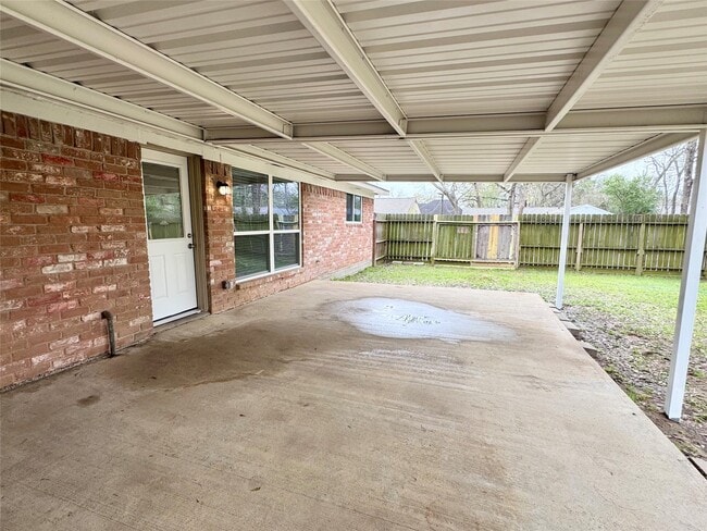 Building Photo - 2301 N Thompson St