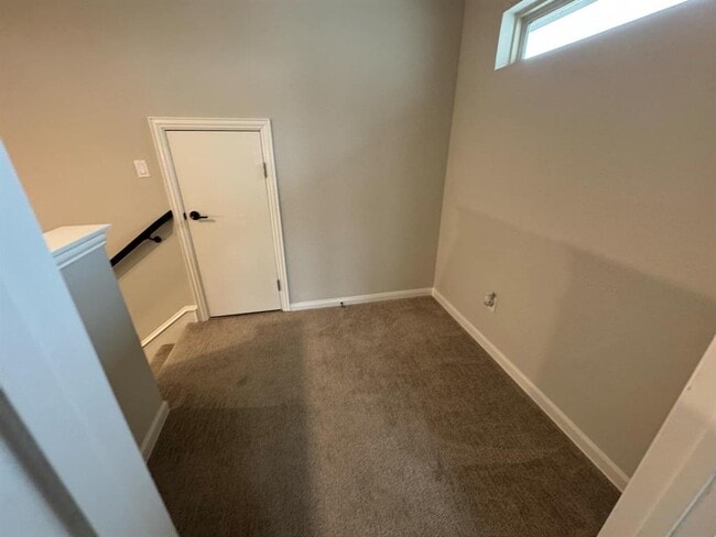 Building Photo - 19108 Fernando Trl