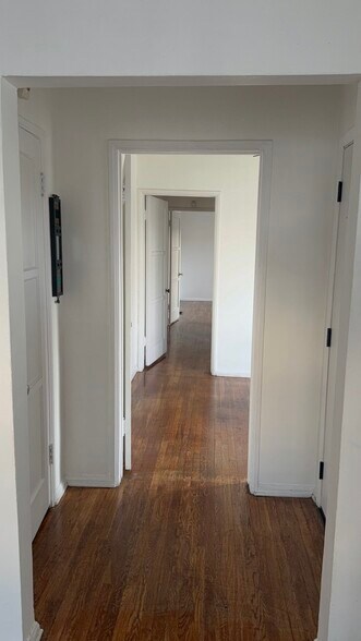 Building Photo - 3720 Ruthelen St