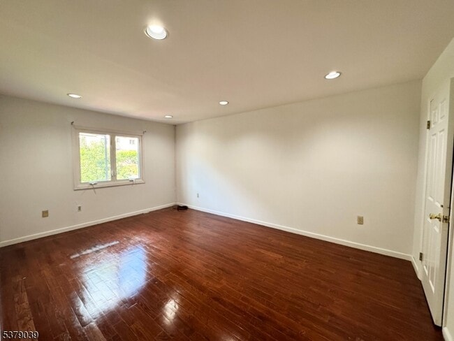 Building Photo - 15 Averell Dr