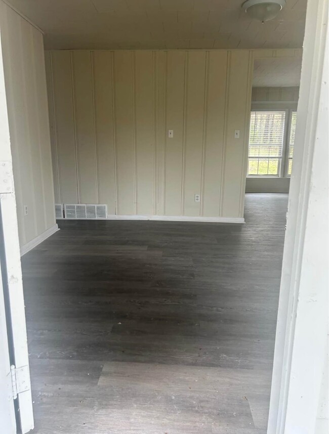 Building Photo - 50 Chickasaw Dr