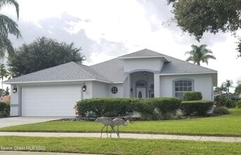 Building Photo - 501 Carmel Dr