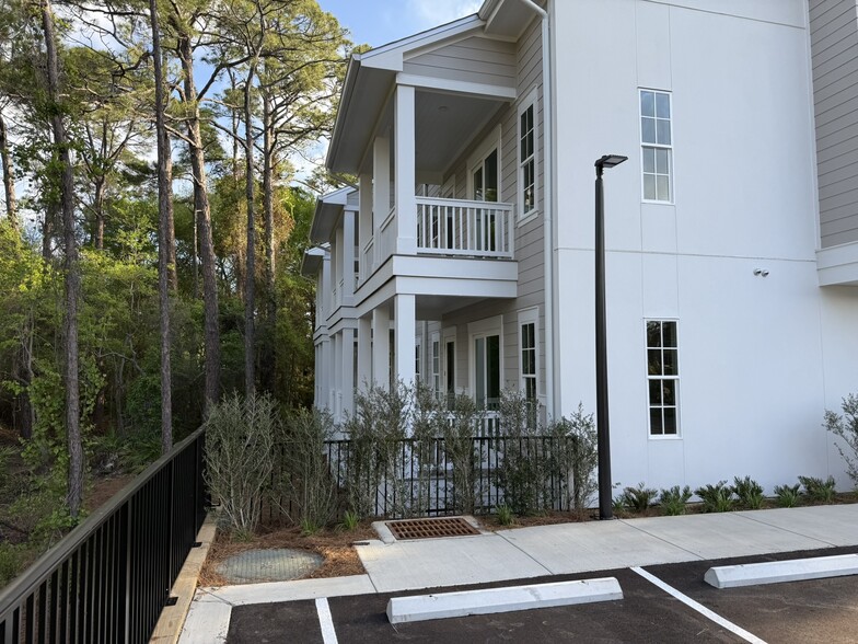 Building Photo - 12060 Emerald Coast Pky W