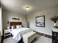 Building Photo - 201 E Cottage Pl