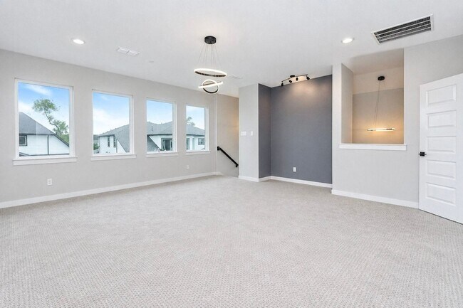 Building Photo - 10014 Oakwood Trl