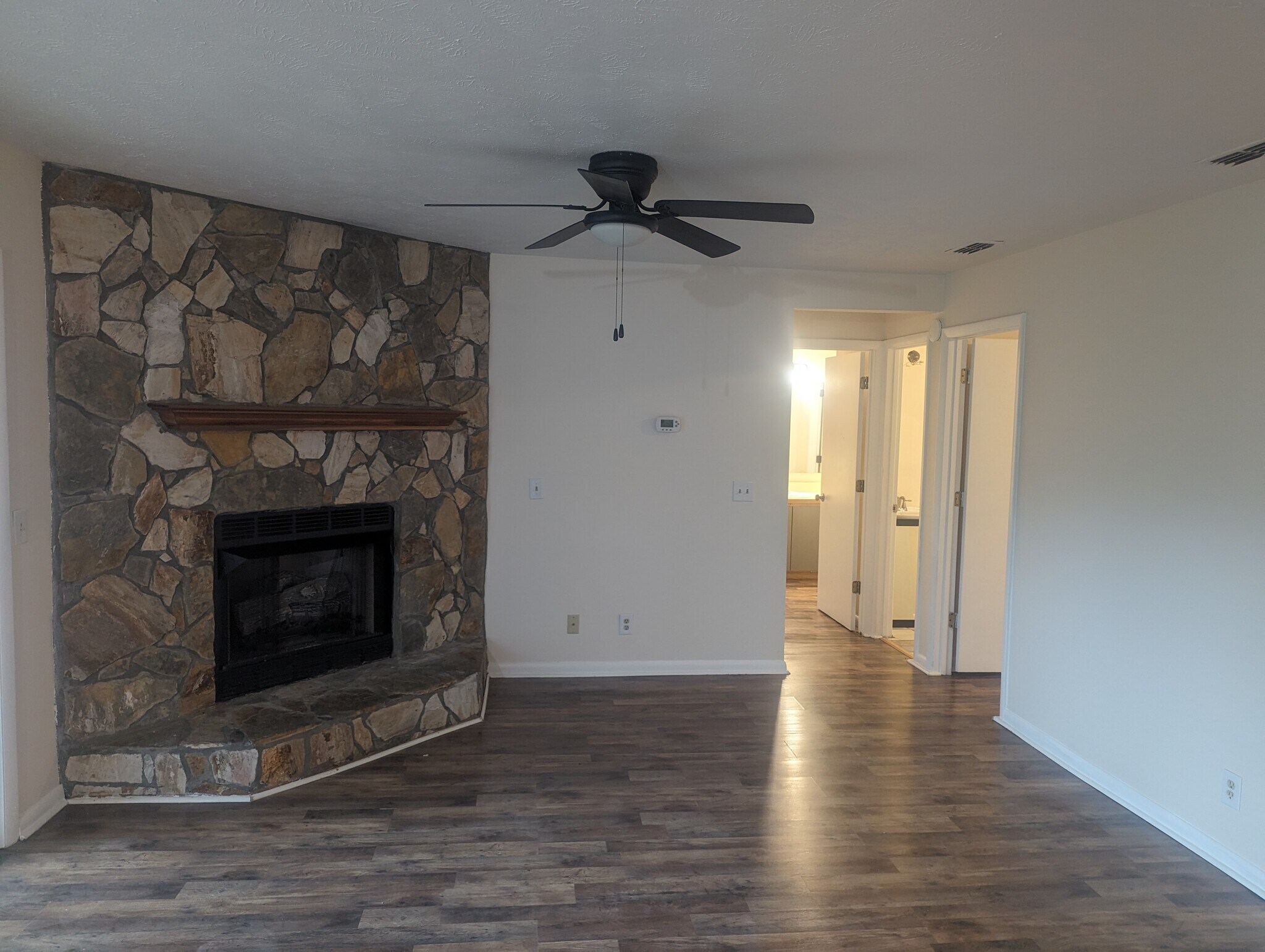 Family Room 2 - 6780 Willowbrook Dr