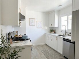 Building Photo - 1553 Riverside Dr