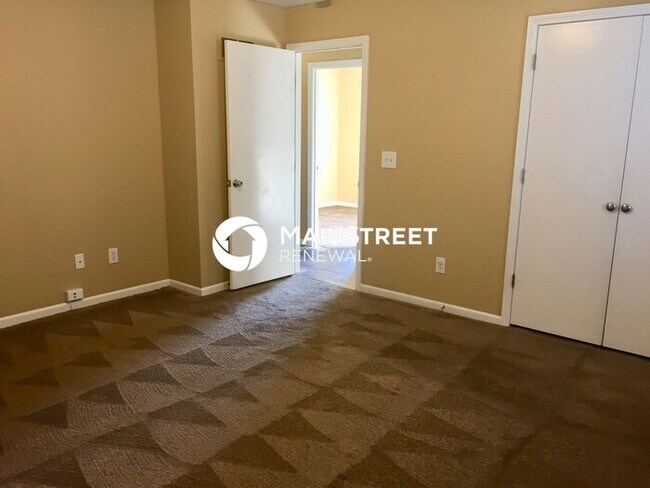 Building Photo - 208 W Calico Dr