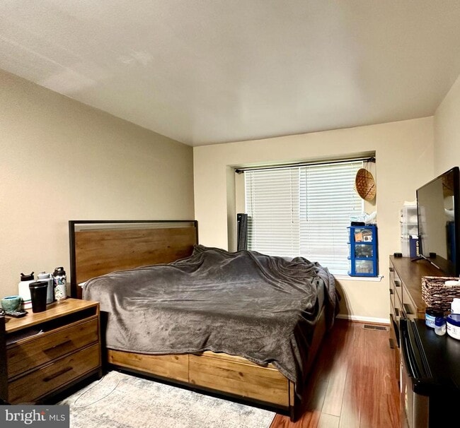 Building Photo - 8901 Normandy Dr