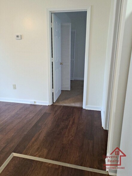 Building Photo - 220 Dogwood Pointe Dr