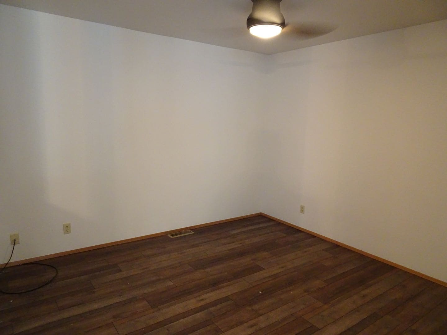 Building Photo - Charming Large 2-Bedroom Condo in the Hear...
