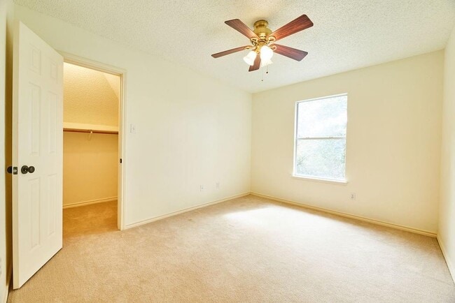 Building Photo - 10905 Galleria Cove