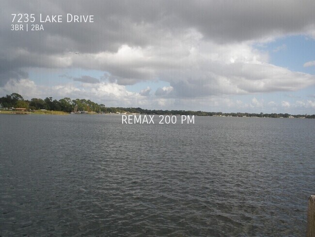Building Photo - 7235 Lake Dr