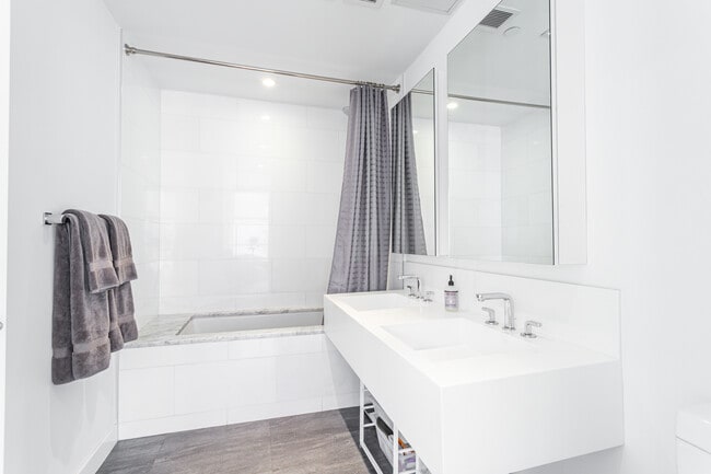 Building Photo - 250 Bowery