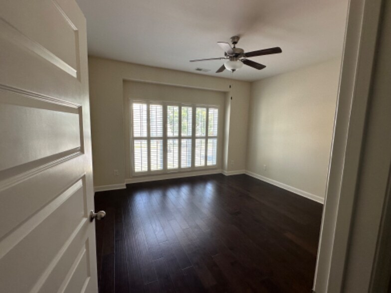 Building Photo - 131 Spadeleaf Blvd