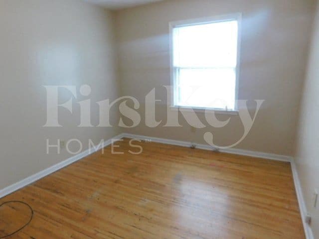 Building Photo - 2024 Janis Dr