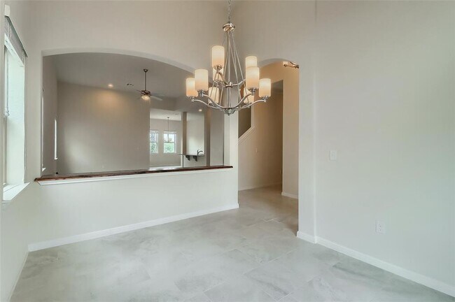 Building Photo - 5204 Bonneville Bend