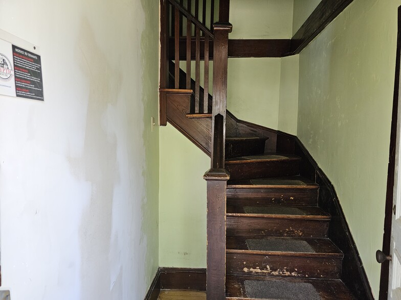 Building Photo - 35 Beech St