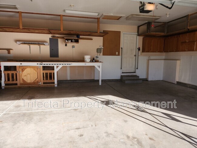 Building Photo - 347 Buckeye Ave