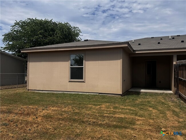 Building Photo - 1803 Indian Trail