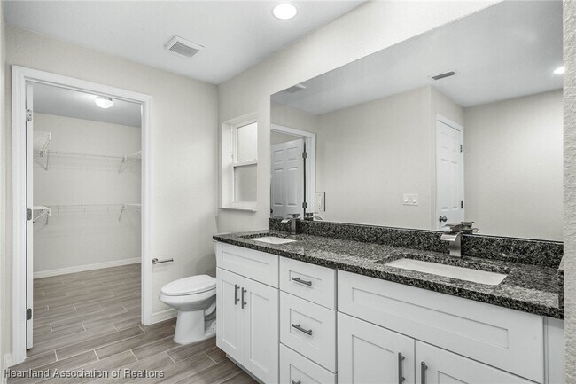 Building Photo - 4818 Sturgeon Dr