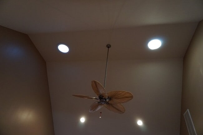 Building Photo - 1020 Ringlet Ct