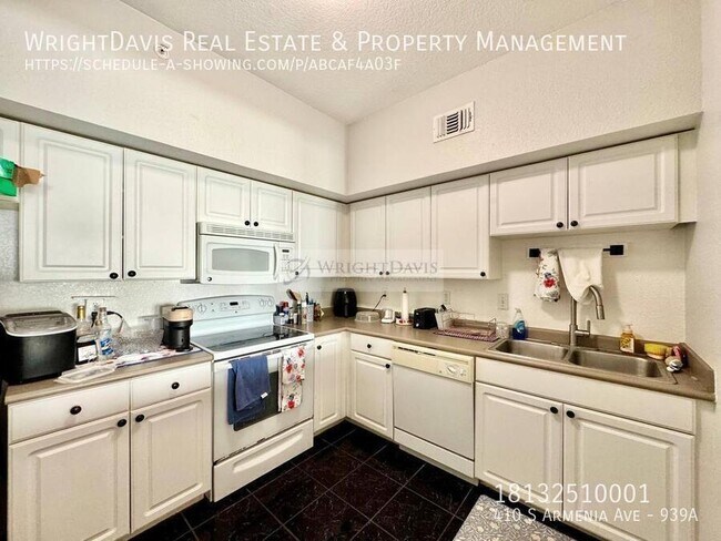 Building Photo - 410 S Armenia Ave