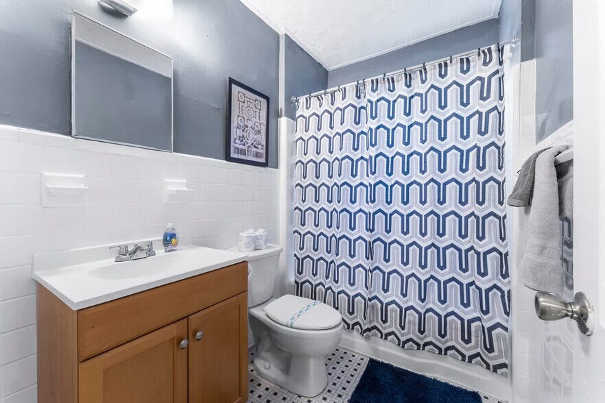 Building Photo - 1512 Larue Ave