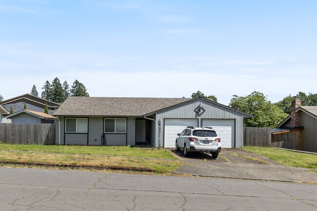Building Photo - Charming 3-Bedroom Home with 2 Full Baths ...