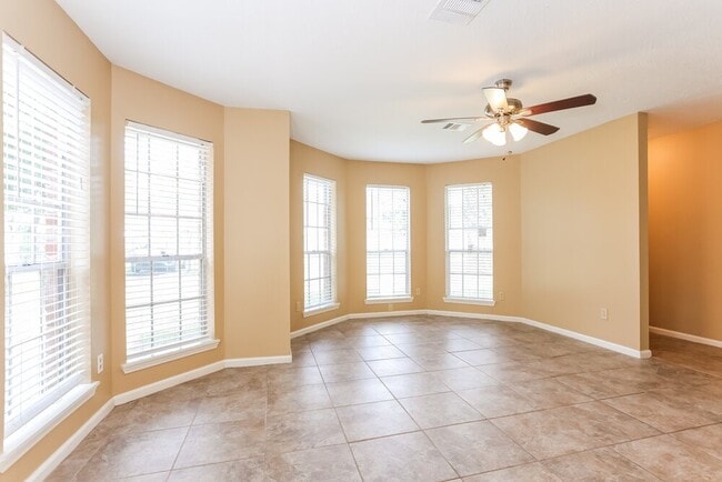 Building Photo - 12526 Zavalla St