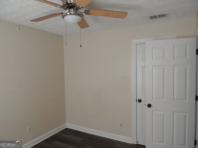 Building Photo - 6336 Phillips Pl