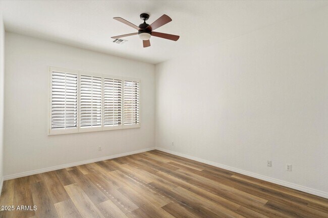 Building Photo - 1925 W Olive Way