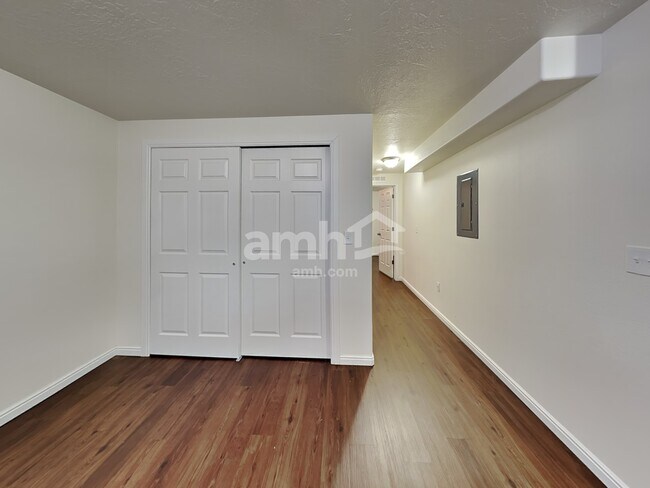 Building Photo - 4096 Juniper Hills Dr