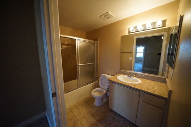 Building Photo - No Showings until 3/8/2022