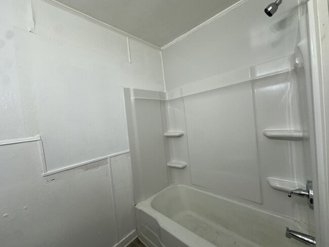 Building Photo - 519 Grand Ave