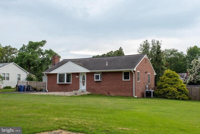 Building Photo - 5834 Pratt St