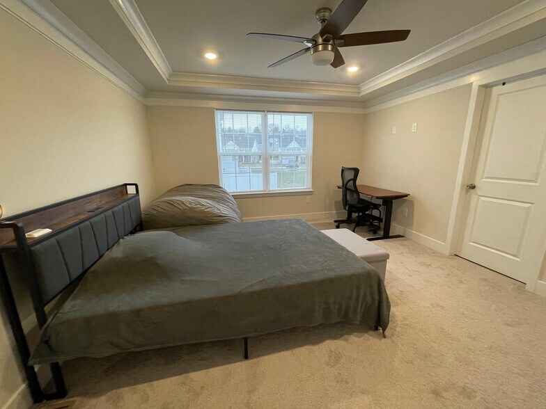 Building Photo - 1235 Greylock Ln