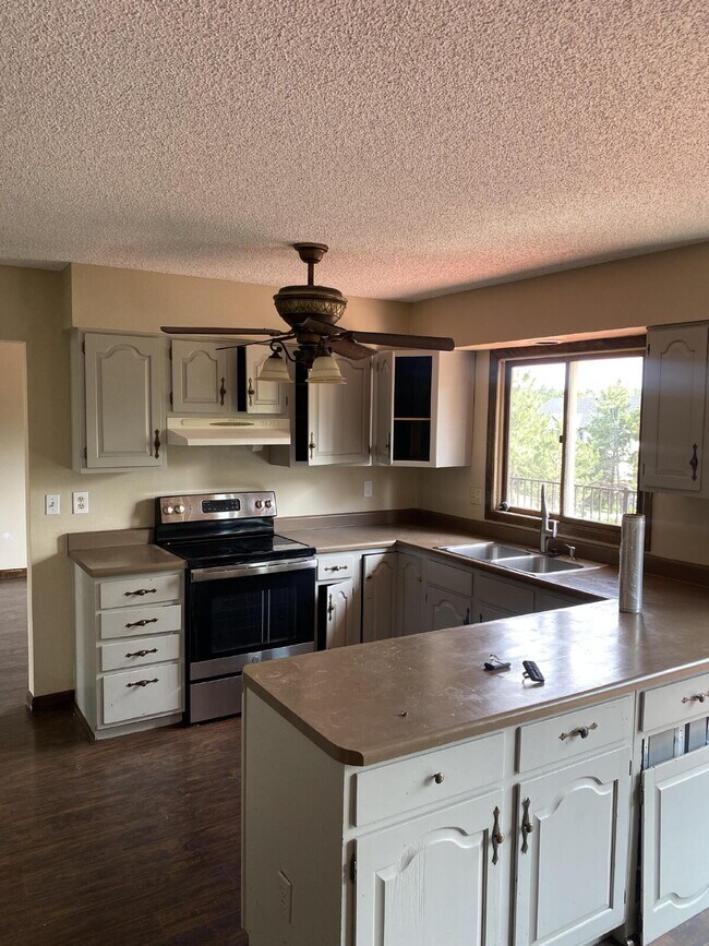 Building Photo - "Spacious 4-Bedroom Haven with 4 Full Baths in Charming Parker, CO - 2,952 Sq. Ft. of Comfort Awa...