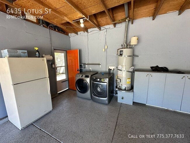 Building Photo - 6435 Lotus St