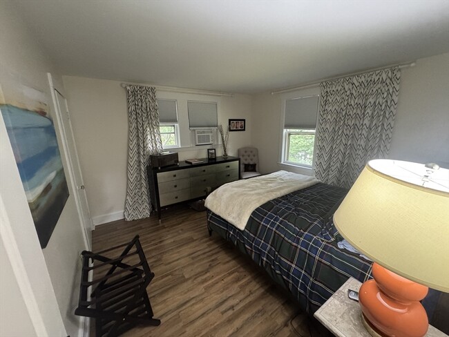 Building Photo - 36 Evergreen Ave