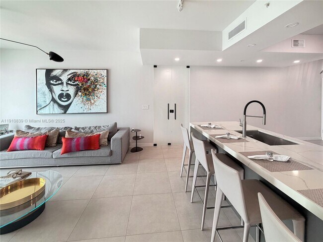 Building Photo - 31 SE 5th St